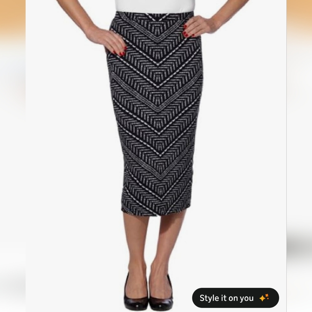 Matty M Black And White Geometric Print Pencil Skirt Size M